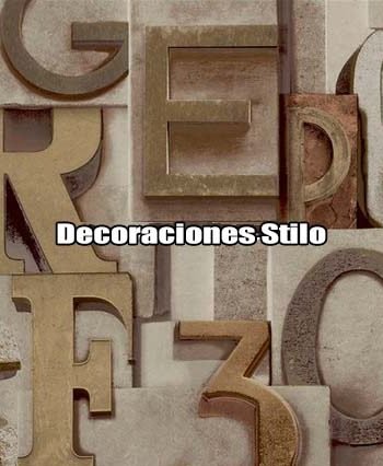 DSTRV186SH2264 - Papel Pintado Original Dorado, Marron y Gris Números y Letras